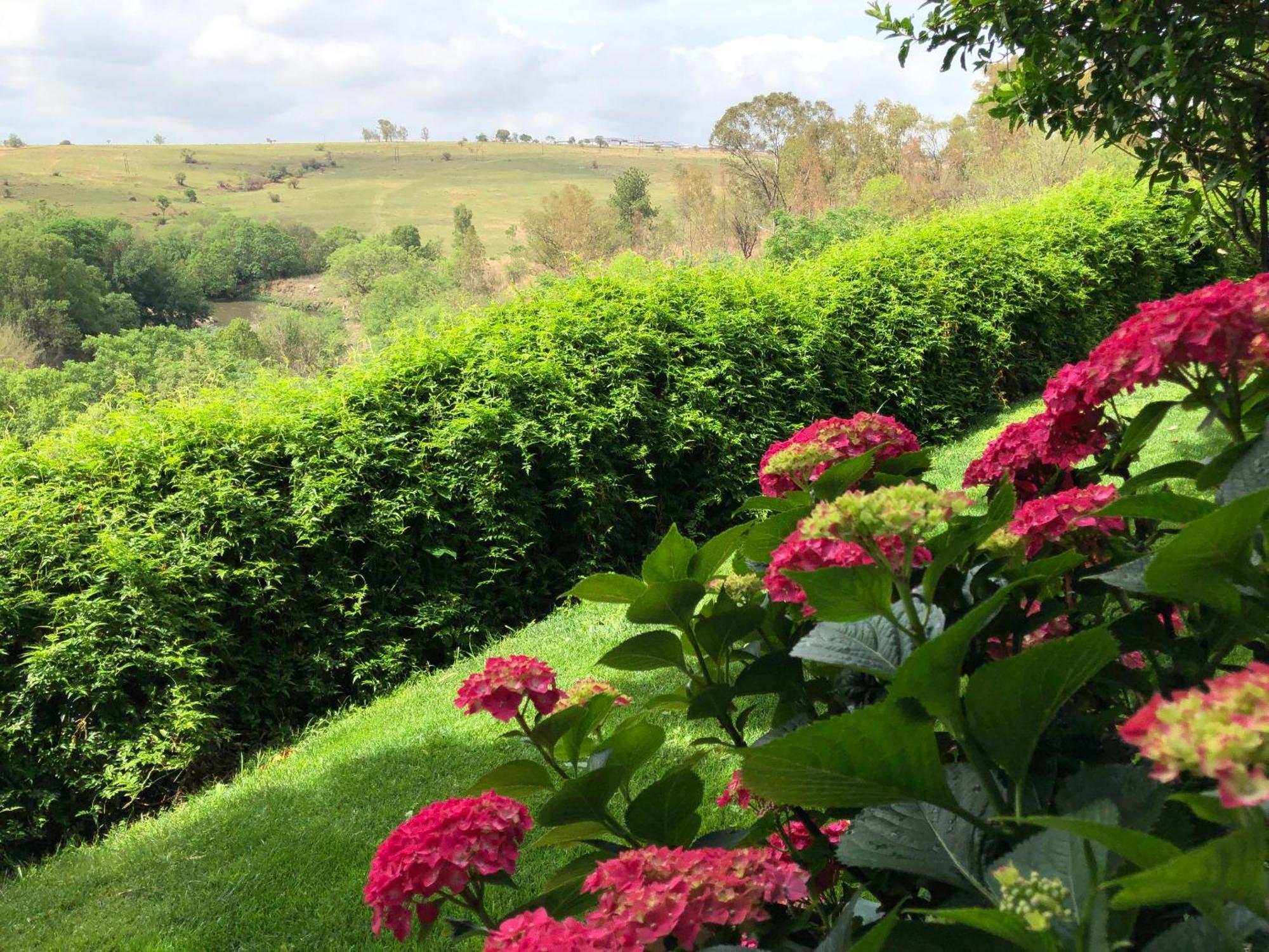 Hills And Dales Accommodation Lanseria Esterno foto
